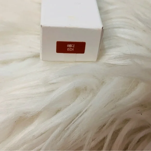 NWT LAKA - Smooth Matte Liptint By LAKA EDI - Picture 5 of 9